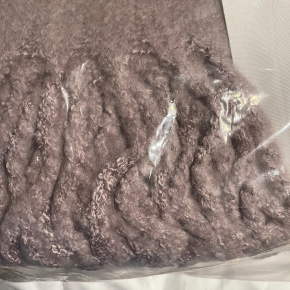 Pottery Barn Oversized Mohair Throw - Lavender NWT - Picture 5 of 5